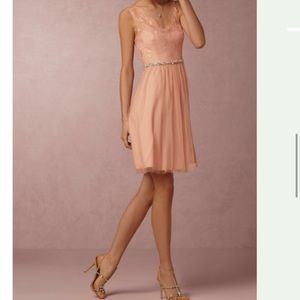 V-neck Knee-Length Chiffon Lace Cocktail Dress